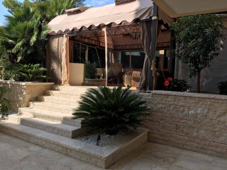 Reforma de Exteriores, Terrazas y Muros de Piedra en Chalet (Costa de Barcelona)