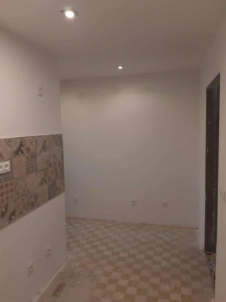 Suelos y paredes reformados en l'Eixample Barcelona